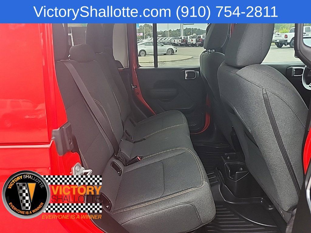 Certified 2025 Jeep Gladiator Sport AWD/4WD image 34