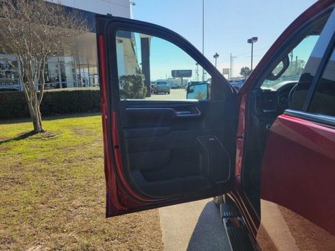 Used 2023 GMC Sierra 1500 SLT image 13