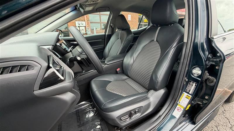 Used 2019 Toyota Camry SE FWD image 23