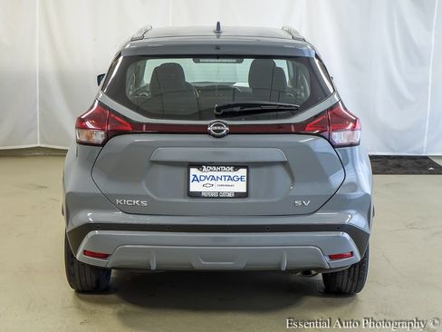 Used 2022 Nissan Kicks SV FWD image 6