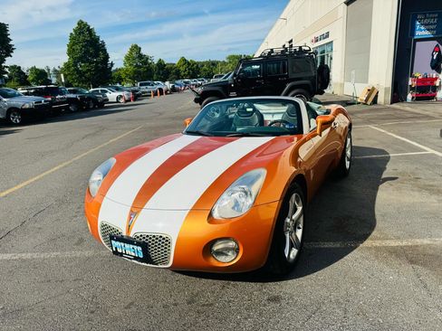 Used 2006 Pontiac Solstice Convertible w/ Premium Package RWD image 31