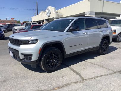 Used 2025 Jeep Grand Cherokee L Laredo