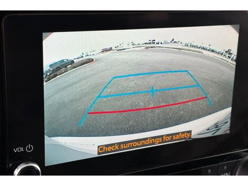 Certified 2025 Toyota Highlander XLE FWD image 23