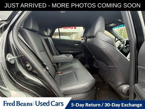 Used 2023 Toyota Venza Nightshade image 15