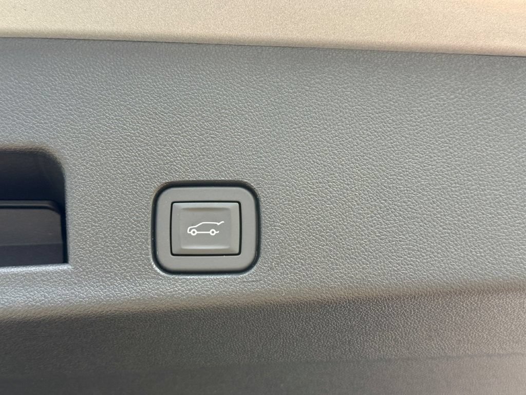 New 2026 Chevrolet Traverse RS FWD image 23