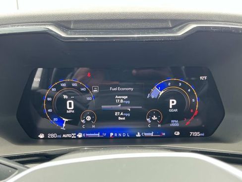 Used 2025 Chevrolet Colorado LT AWD/4WD image 32
