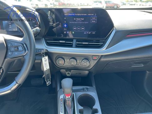 Certified 2024 Chevrolet Trax RS w/ Sunroof Package FWD image 16