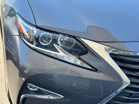 Used 2018 Lexus ES 350 w/ Navigation System Package FWD image 14