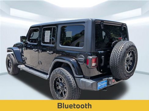 Used 2020 Jeep Wrangler Unlimited Sahara AWD/4WD image 4