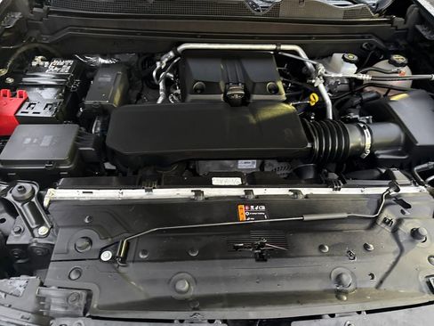 Used 2024 Chevrolet Colorado ZR2 w/ ZR2 Convenience Package III image 23