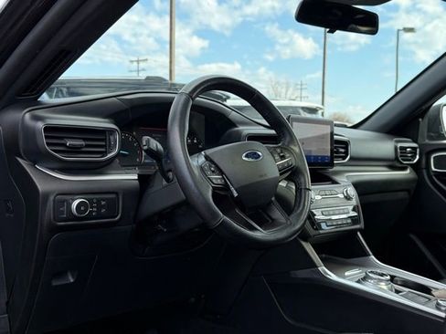 Used 2020 Ford Explorer XLT w/ Equipment Group 202A image 13
