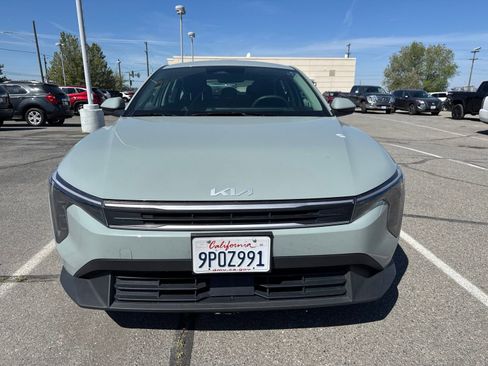 Used 2025 Kia K4 FWD image 2