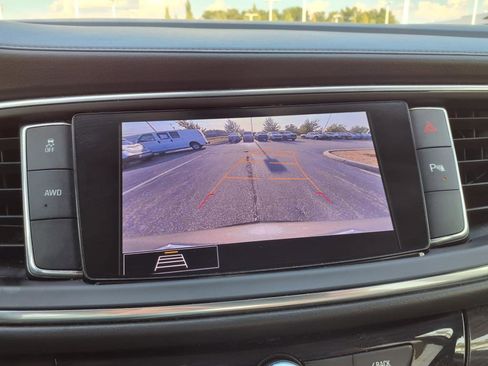 Used 2020 Buick Enclave Essence w/ Sound and Sites Package image 6