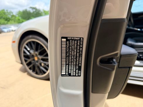 Used 2023 Porsche Panamera RWD image 31