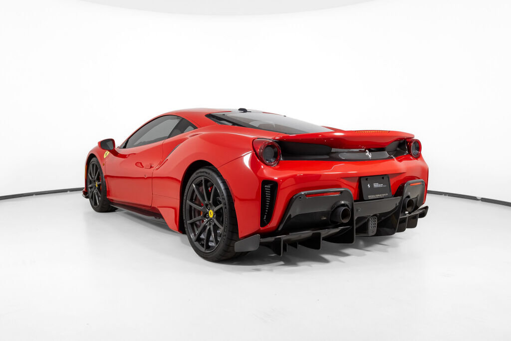 Used 2020 Ferrari 488 Pista Coupe RWD image 4