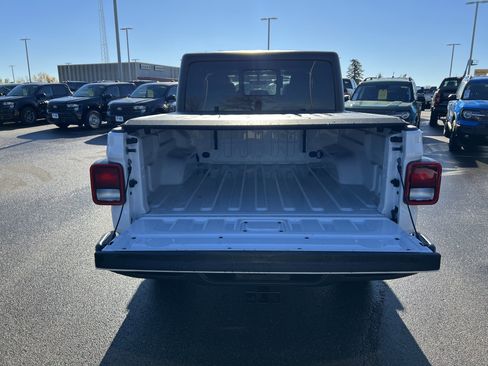 Used 2022 Jeep Gladiator Sport image 22