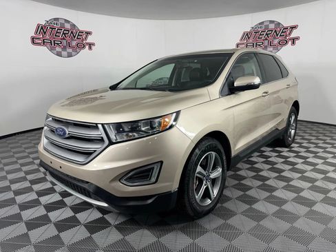Used 2018 Ford Edge Titanium w/ Technology Package AWD/4WD image 3