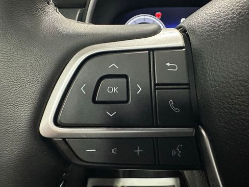 Used 2025 Toyota Highlander XSE image 18