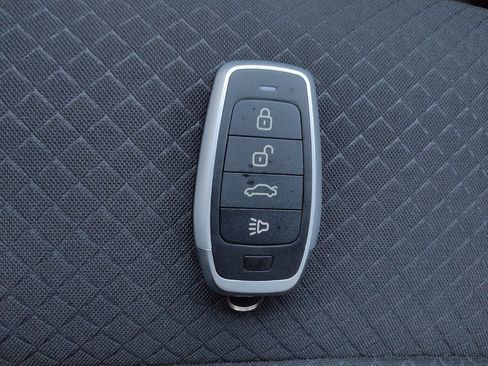 Used 2018 Buick Encore Preferred image 32