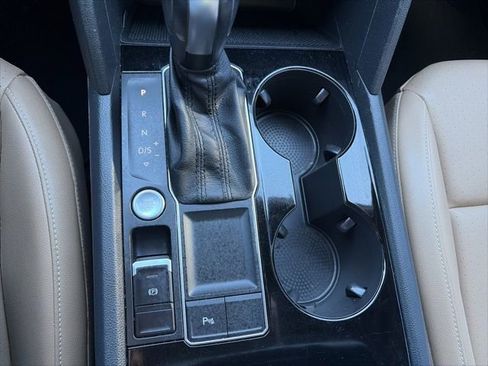 Used 2020 Volkswagen Atlas Cross Sport SEL image 18