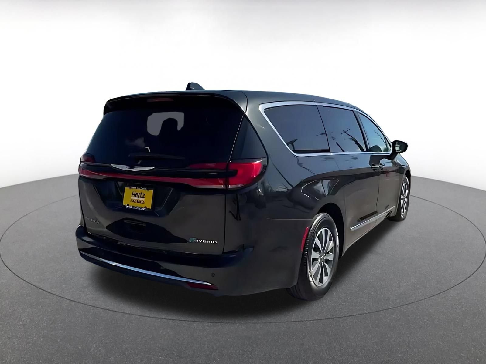 Used 2023 Chrysler Pacifica Limited FWD image 13