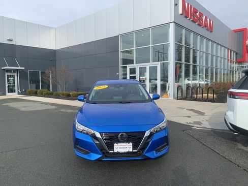 Used 2022 Nissan Sentra SV image 2