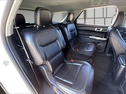 Used 2022 Ford Explorer XLT w/ Equipment Group 202A RWD image 23