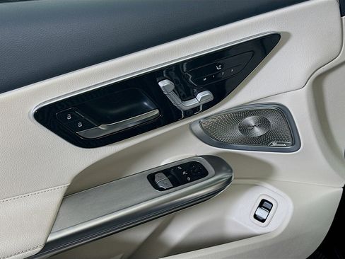 Used 2025 Mercedes-Benz CLE 300 4MATIC Coupe image 15