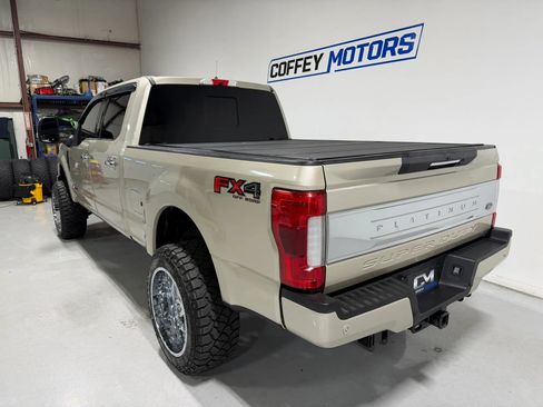 Used 2017 Ford F250 Platinum w/ Platinum Ultimate Package AWD/4WD image 4