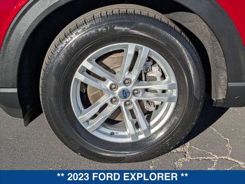 Certified 2023 Ford Explorer XLT image 9