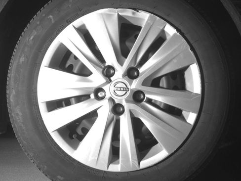 Used 2025 Nissan Sentra S image 13