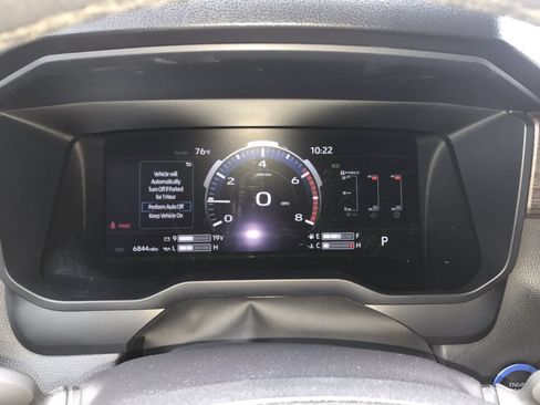 Used 2025 Toyota Tundra Limited AWD/4WD image 17