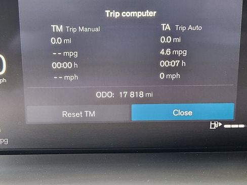 Certified 2025 Volvo XC60 B5 Plus AWD/4WD image 26