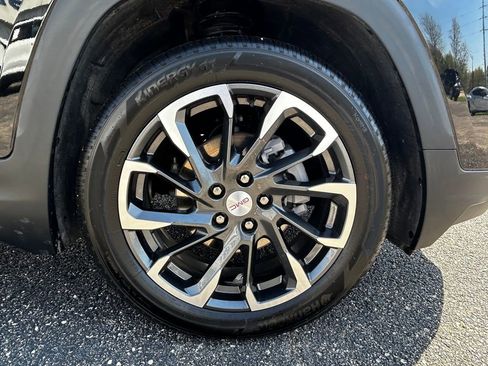 Used 2023 GMC Terrain SLT FWD image 40