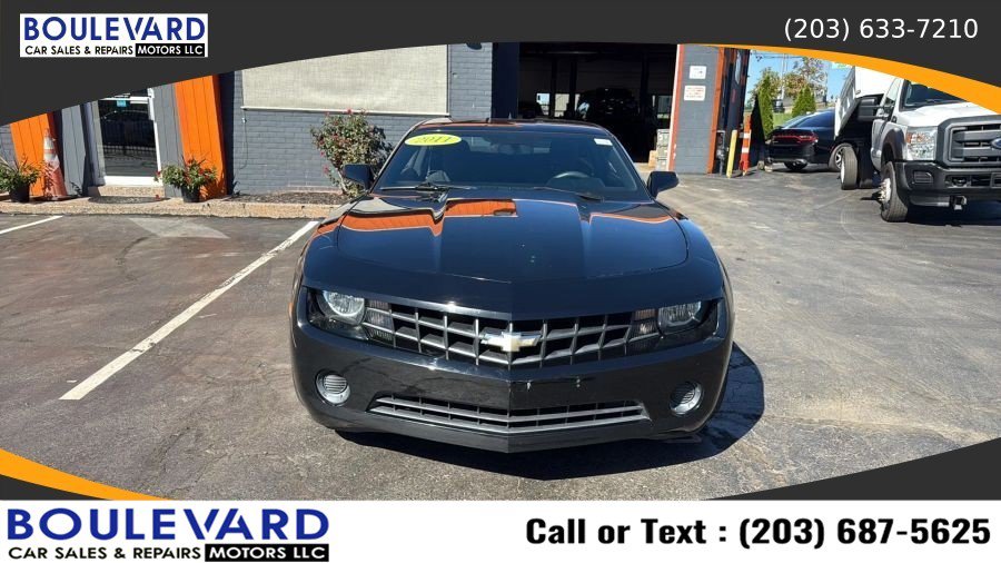 Used 2011 Chevrolet Camaro LS RWD image 2