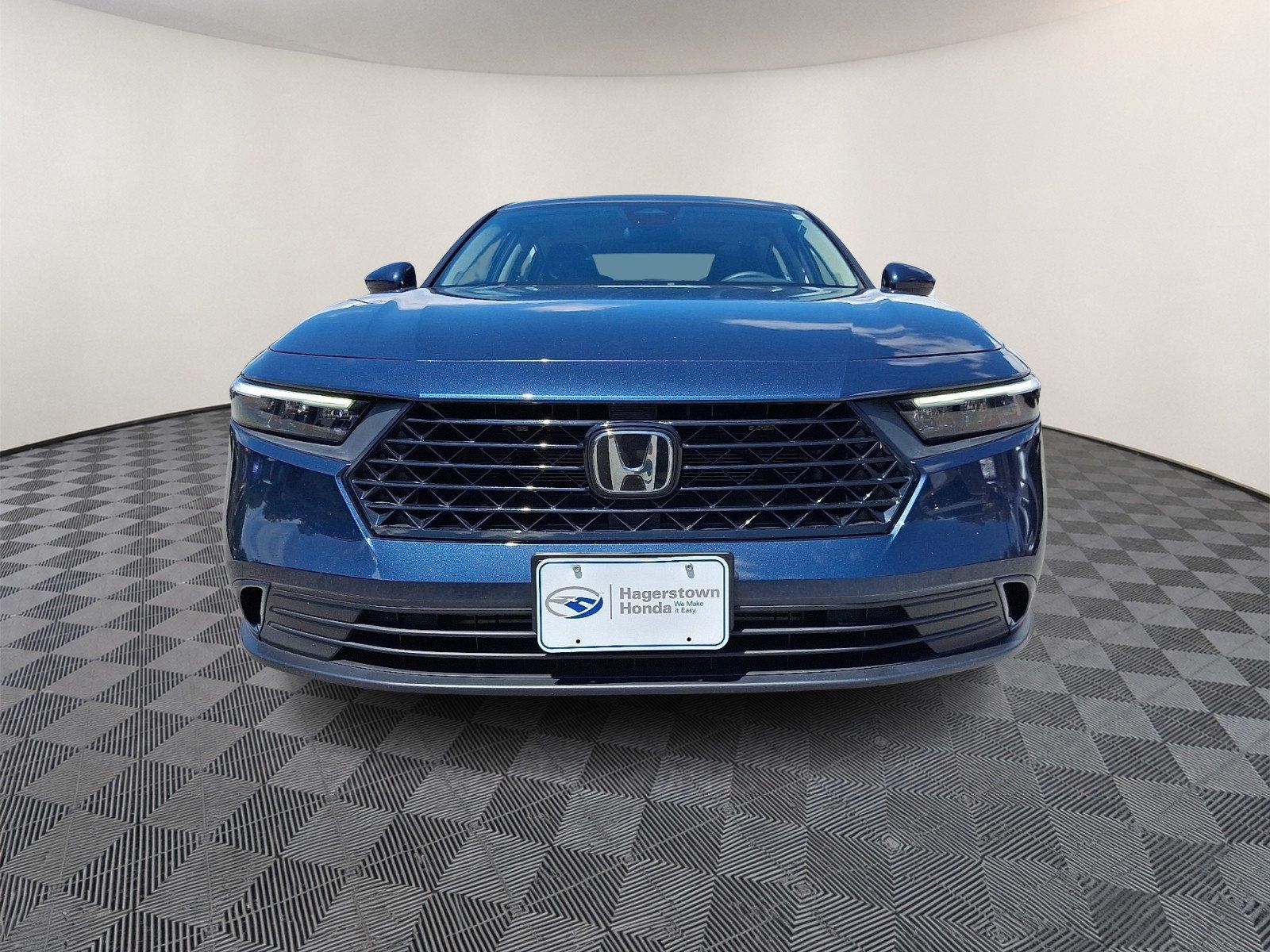 Used 2023 Honda Accord EX image 2