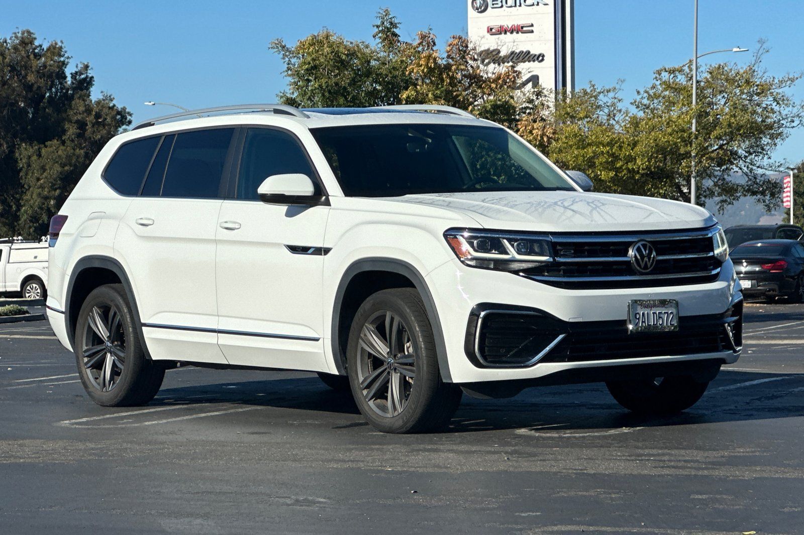 Used 2022 Volkswagen Atlas SEL R-Line AWD/4WD image 2
