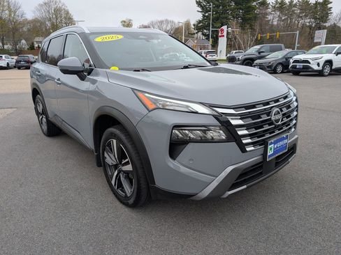 Used 2025 Nissan Rogue SL w/ SL Premium Package AWD/4WD image 8