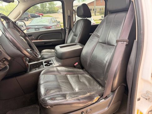 Used 2007 Chevrolet Suburban LT w/ LT Preferred Equipment Group AWD/4WD image 10
