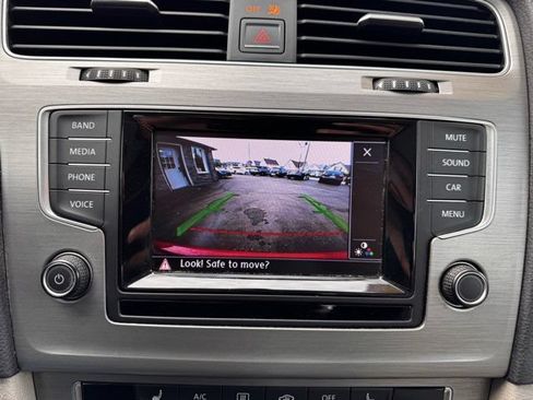 Used 2015 Volkswagen Golf SE FWD image 16