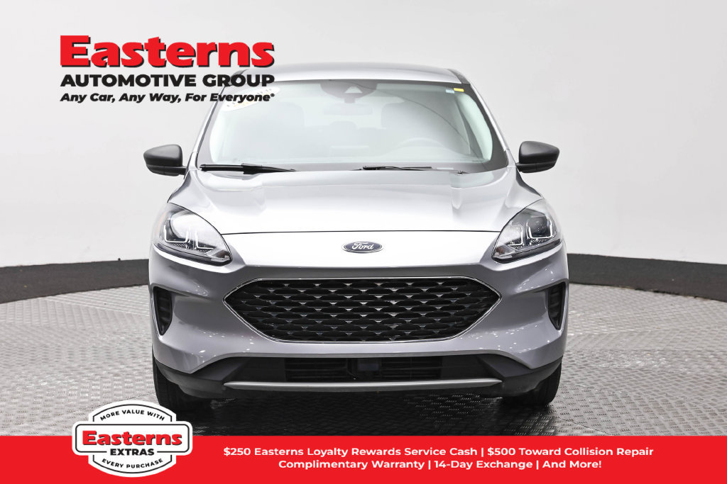 Used 2022 Ford Escape SE FWD image 3