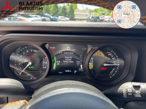 Used 2024 Jeep Wrangler Unlimited w/ Convenience Group AWD/4WD image 27
