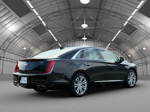 Used 2019 Cadillac XTS Luxury image 7