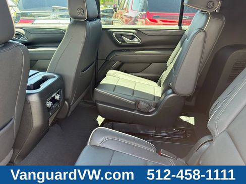 Used 2023 GMC Yukon XL SLT AWD/4WD image 26