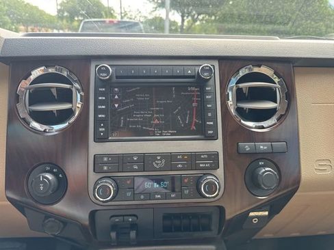 Used 2011 Ford F250 Lariat w/ Lariat Ultimate Pkg AWD/4WD image 32