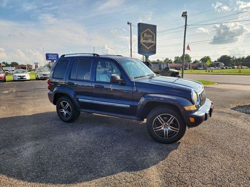 Used 2006 Jeep Liberty Limited AWD/4WD image 5