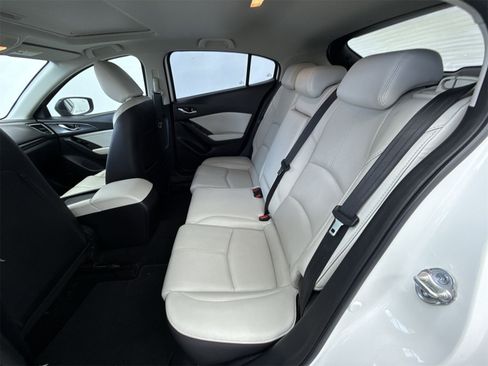 Used 2018 MAZDA MAZDA3 Grand Touring image 43