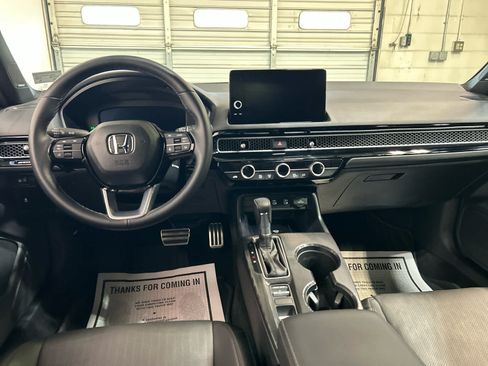 Used 2025 Honda Civic Sport Touring image 4