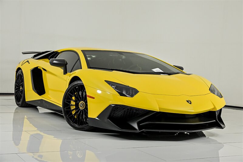 Used 2017 Lamborghini Aventador LP 750-4 Superveloce AWD/4WD image 2