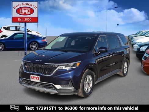 Used 2022 Kia Carnival LX image 1